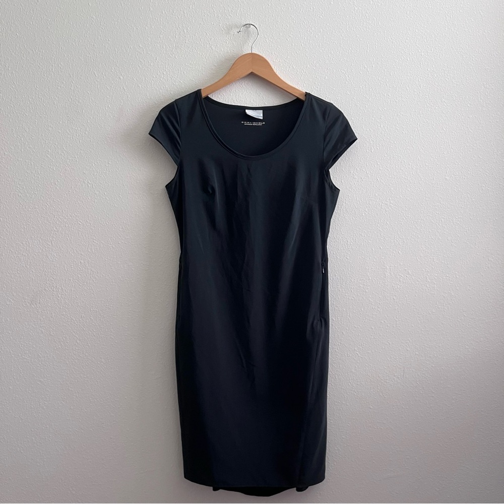 Columbia Omni-Shield Advanced Repellency Black Short Sleeve Dress